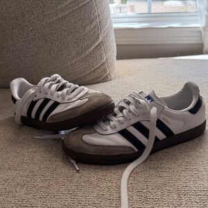 adidas Samba White Black Brown Sneakers
UNISEX Men’s 5.5/Womens 7